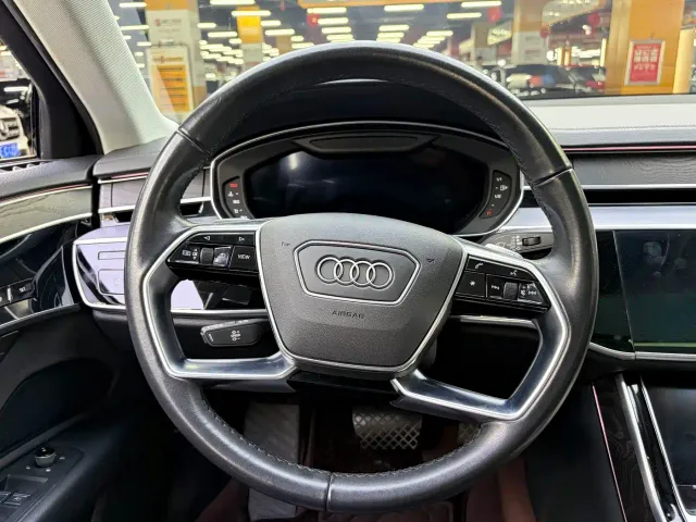 Audi A8 — Фото автомобиля 9