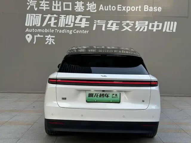 Li Auto Li Auto i6 2025 2WD Base Model — Фото автомобиля 4