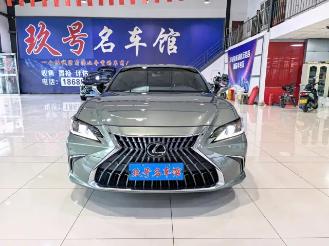 Lexus ES — Фото автомобиля 2