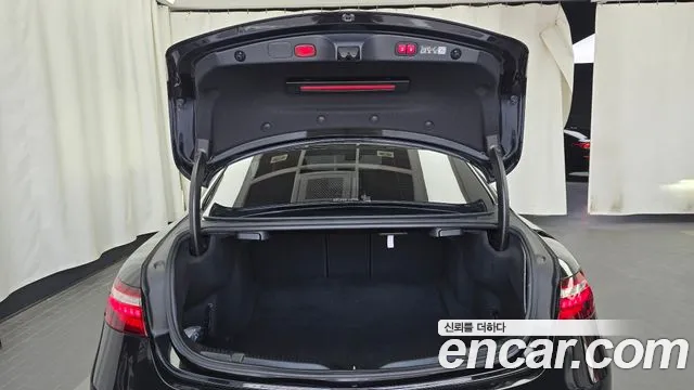 Mercedes-Benz E-Class — Фото автомобиля 14