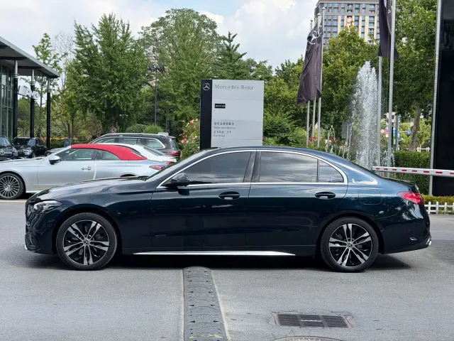Mercedes-Benz C-Class — Фото автомобиля 3