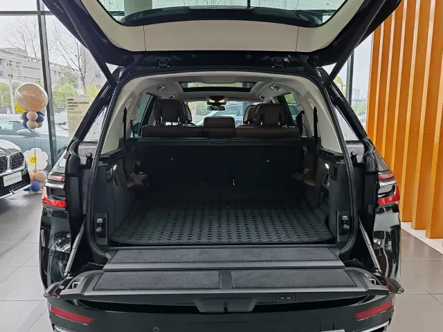 BMW X7 — Фото автомобиля 19