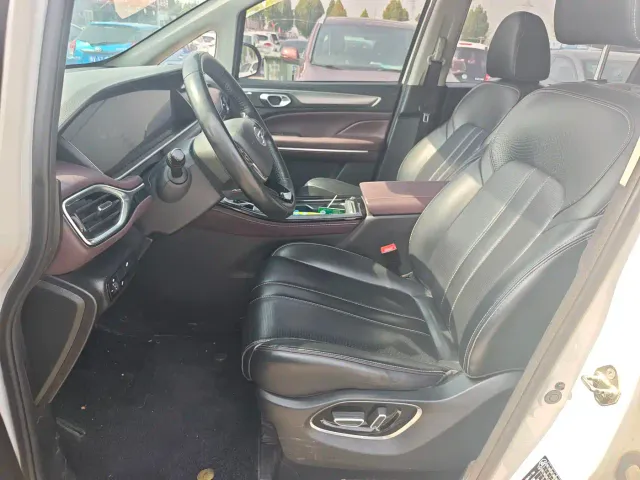 GAC Trumpchi M6 — Фото автомобиля 4