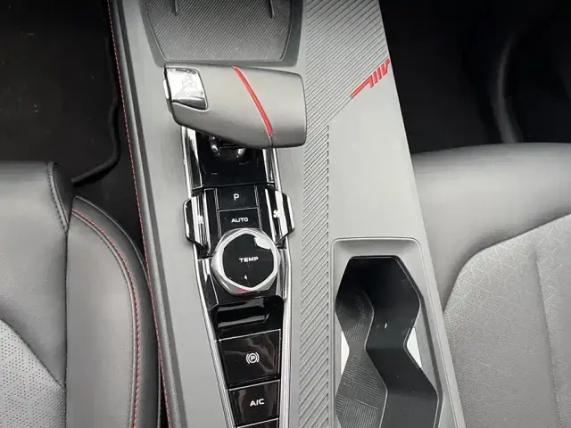 Changan Z6 — Фото автомобиля 12