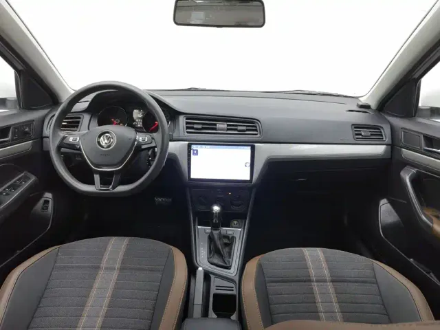 Volkswagen Lavida — Фото автомобиля 5
