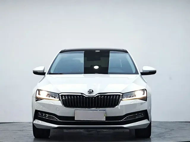 Skoda Superb — Фото автомобиля 3