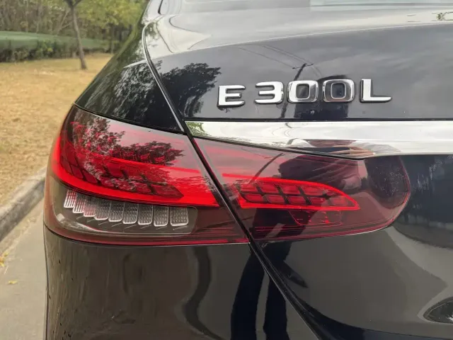 Mercedes-Benz E-Class — Фото автомобиля 6