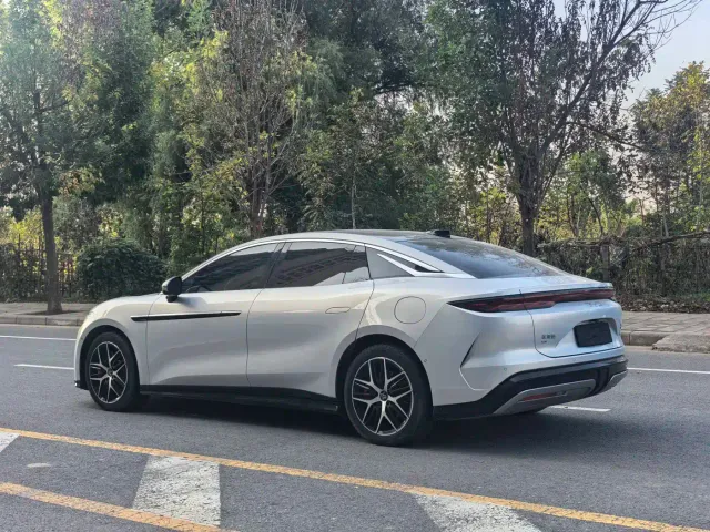 BYD Han L — Фото автомобиля 4
