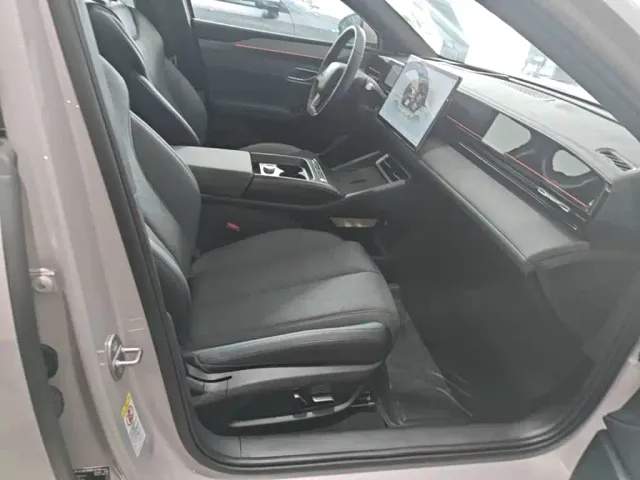 BYD Qin L — Фото автомобиля 24