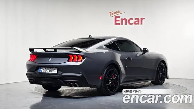 Ford Mustang — Фото автомобиля 2