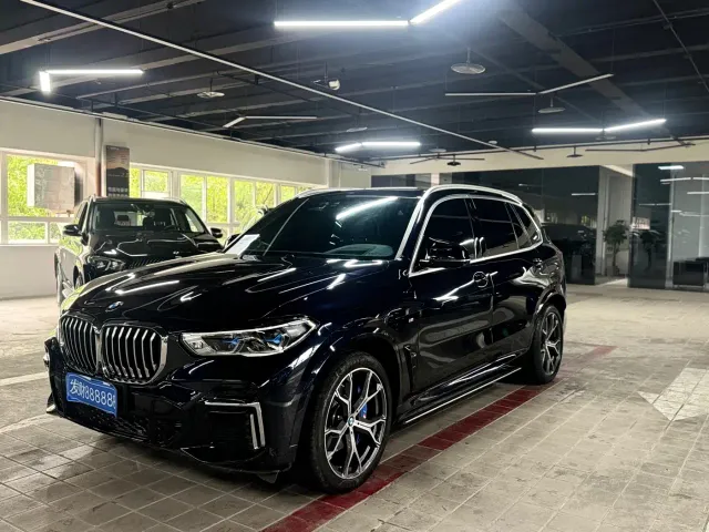 Фотография автомобиля — BMW X5