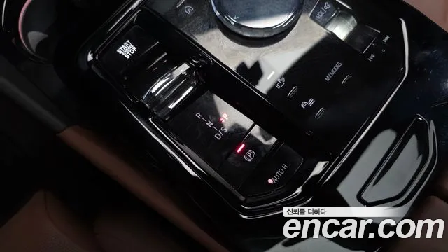 BMW 5 Series G60 — Фото автомобиля 12