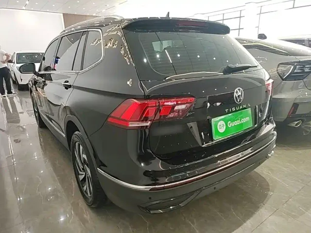 Volkswagen Tiguan L — Фото автомобиля 4