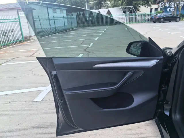 Tesla Model Y — Фото автомобиля 25