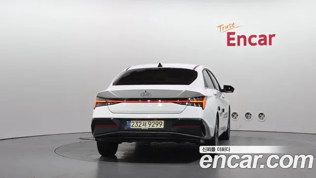 Hyundai Avante CN7 — Фото автомобиля 4