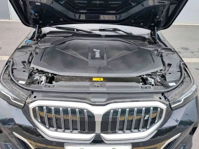 BMW i5 — Фото автомобиля 13