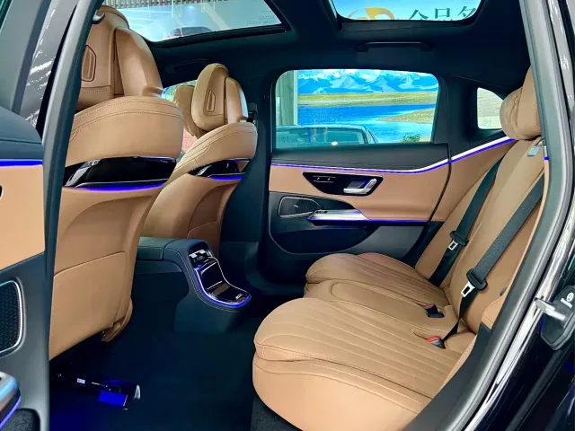 Mercedes-Benz E-Class — Фото автомобиля 10
