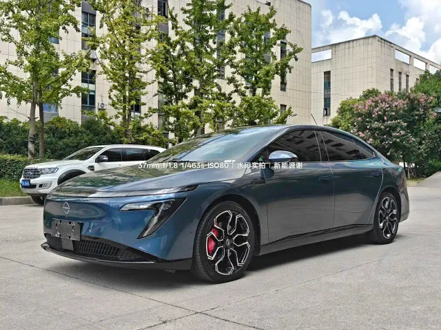 Фотография автомобиля — Nissan N7