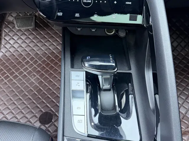 Hyundai Elantra — Фото автомобиля 13