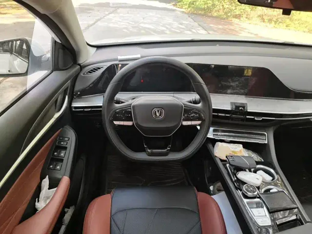 Changan Eado — Фото автомобиля 6