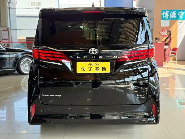 Toyota Alphard — Фото автомобиля 27