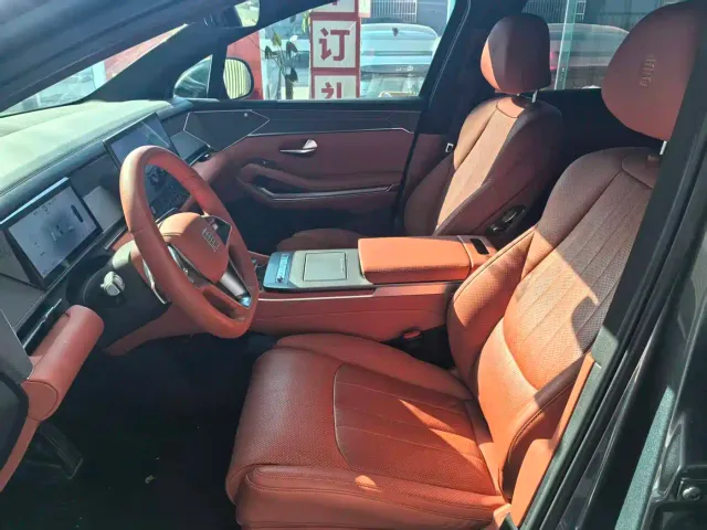 BYD Tang L — Фото автомобиля 10