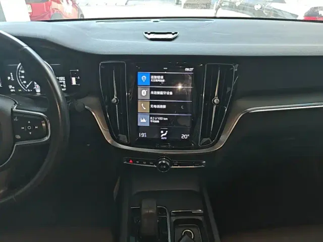 Volvo S60 — Фото автомобиля 12
