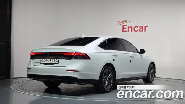 Honda Accord Generation 11 — Фото автомобиля 2