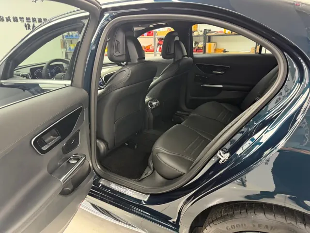 Mercedes-Benz C-Class — Фото автомобиля 6