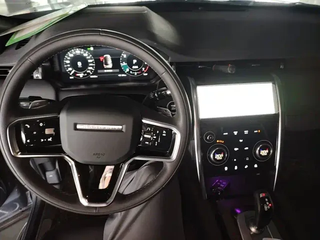 Land Rover Discovery Sport — Фото автомобиля 9