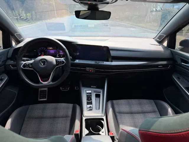 Volkswagen Golf GTI — Фото автомобиля 16