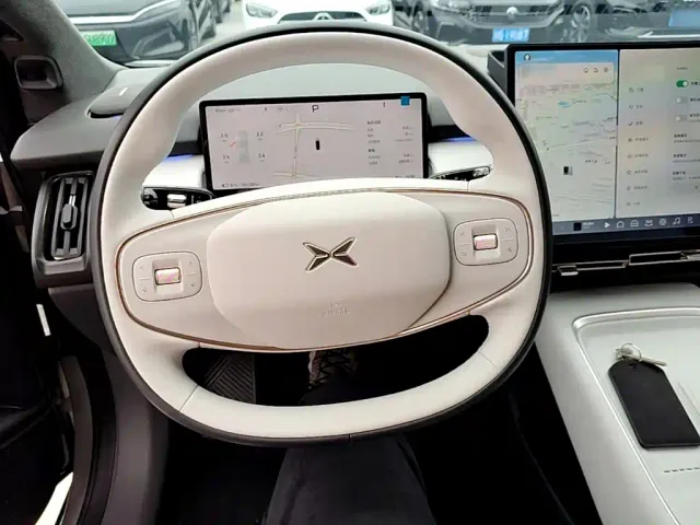 Xpeng P7+ — Фото автомобиля 10