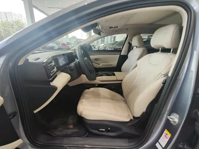 BYD Qin L — Фото автомобиля 9