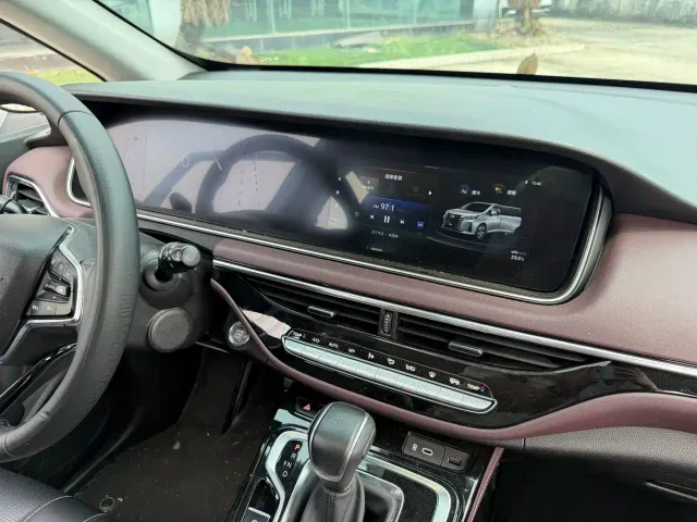GAC Trumpchi Trumpchi M6 2023 PRO 270T DCT Luxury Edition — Фото автомобиля 6