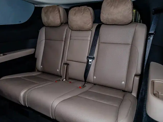 Li Auto MEGA — Фото автомобиля 12