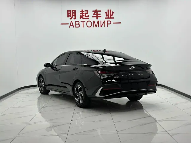 Hyundai Elantra — Фото автомобиля 8