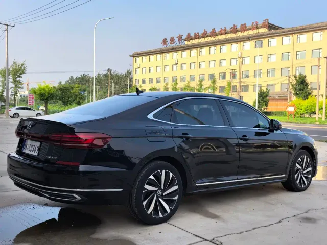 Volkswagen Passat — Фото автомобиля 7