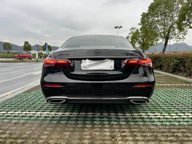 Mercedes-Benz E-Class — Фото автомобиля 19