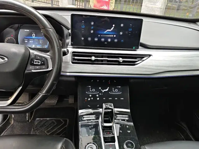 Chery Tiggo 8 — Фото автомобиля 12
