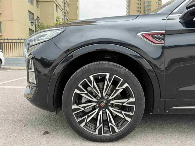 Hongqi HS5 — Фото автомобиля 15