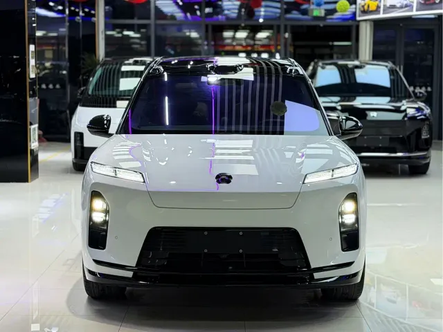 Nio ES8 — Фото автомобиля 2