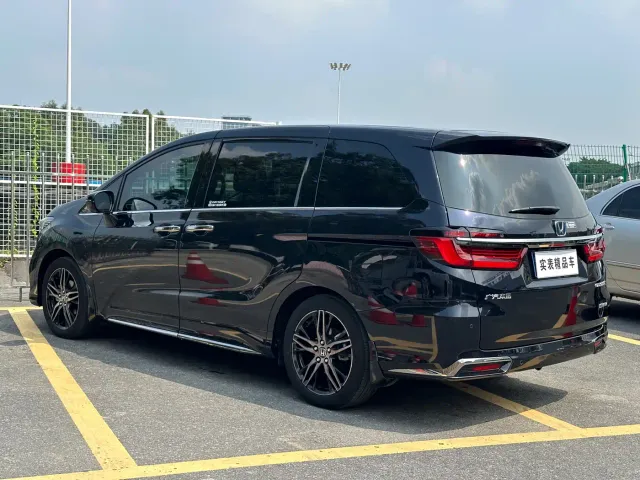 Honda Odyssey — Фото автомобиля 4