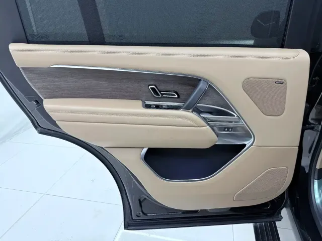Land Rover Range Rover — Фото автомобиля 16