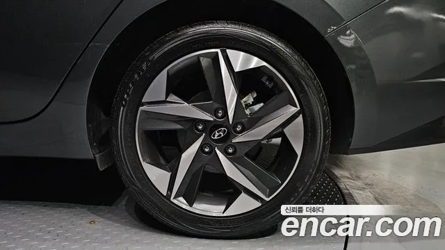 Hyundai Avante CN7 — Фото автомобиля 6