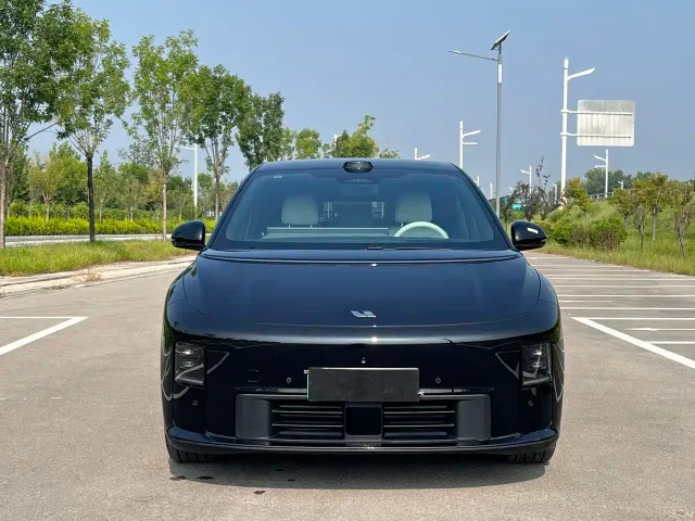 Li Auto i6 — Фото автомобиля 2