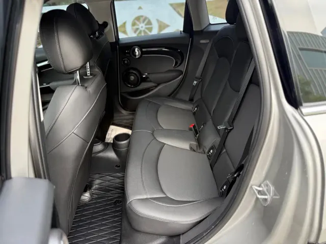 MINI Hatch — Фото автомобиля 11