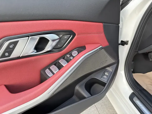 BMW 3 Series — Фото автомобиля 12
