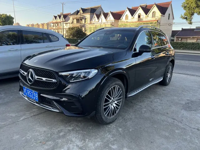 Фотография автомобиля — Mercedes-Benz GLC-Class