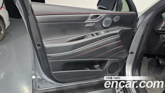 Genesis GV80 Coupe — Фото автомобиля 13