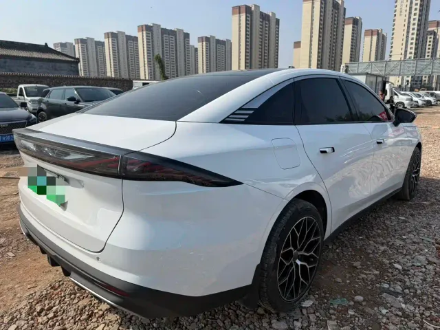 Geely Galaxy L6 — Фото автомобиля 9